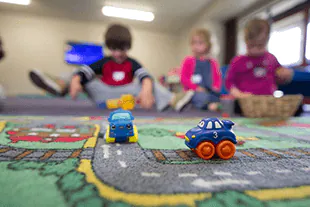 children play at daycare